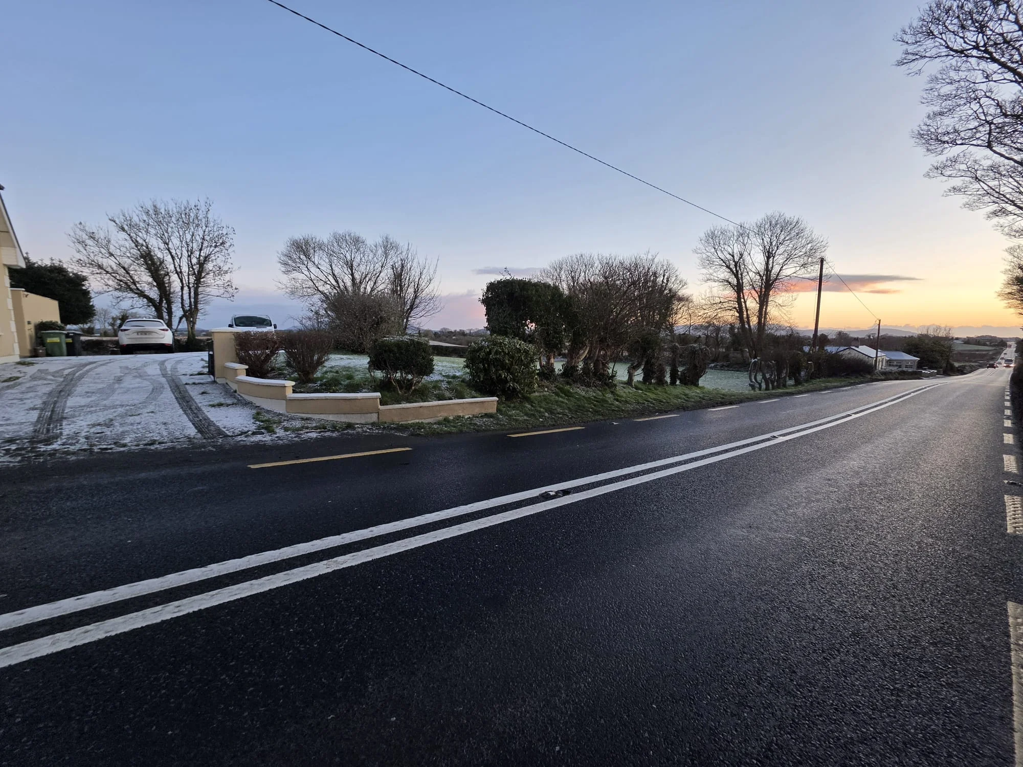 Hedge trimming in Dundalk